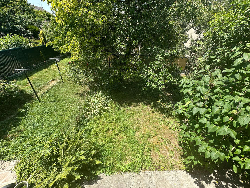 CORMONTREUIL - Maison Type 5 sur sous-sol avec jardin - photo 14