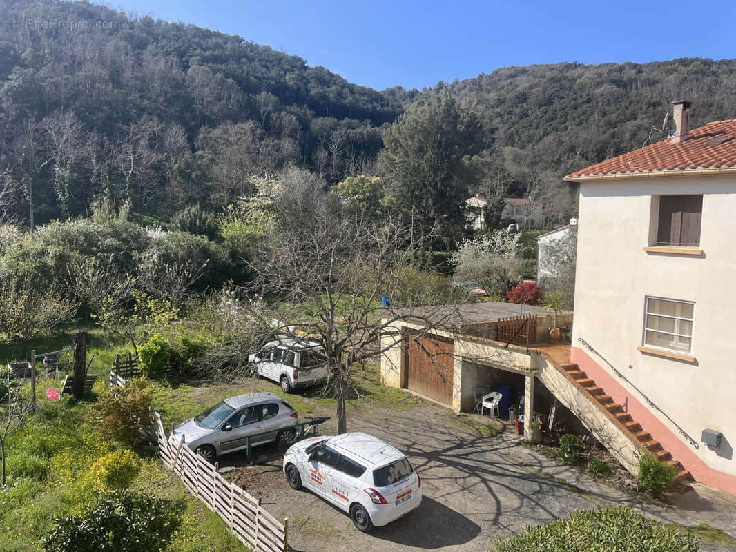 Appartement à REYNES