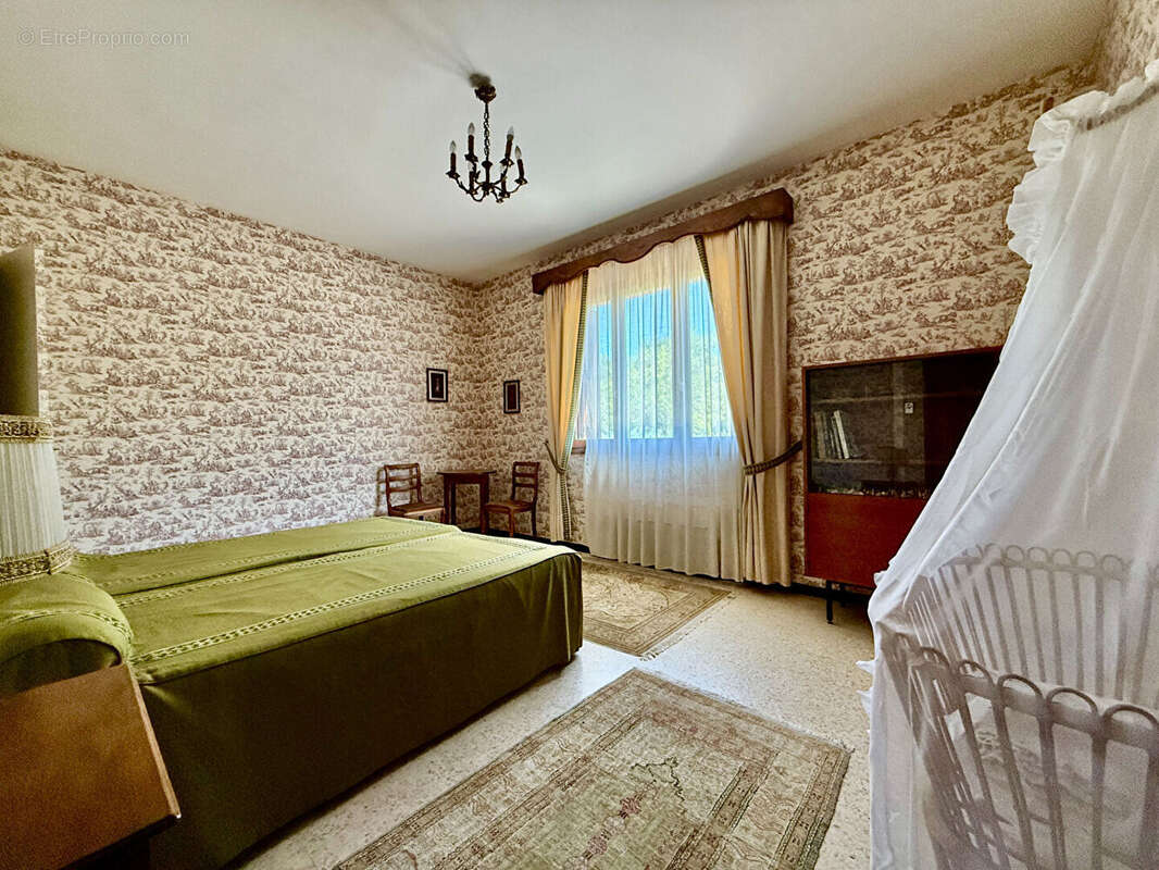 Maison Bagnols Sur Ceze - 9 pièces - 264 m² - photo 10