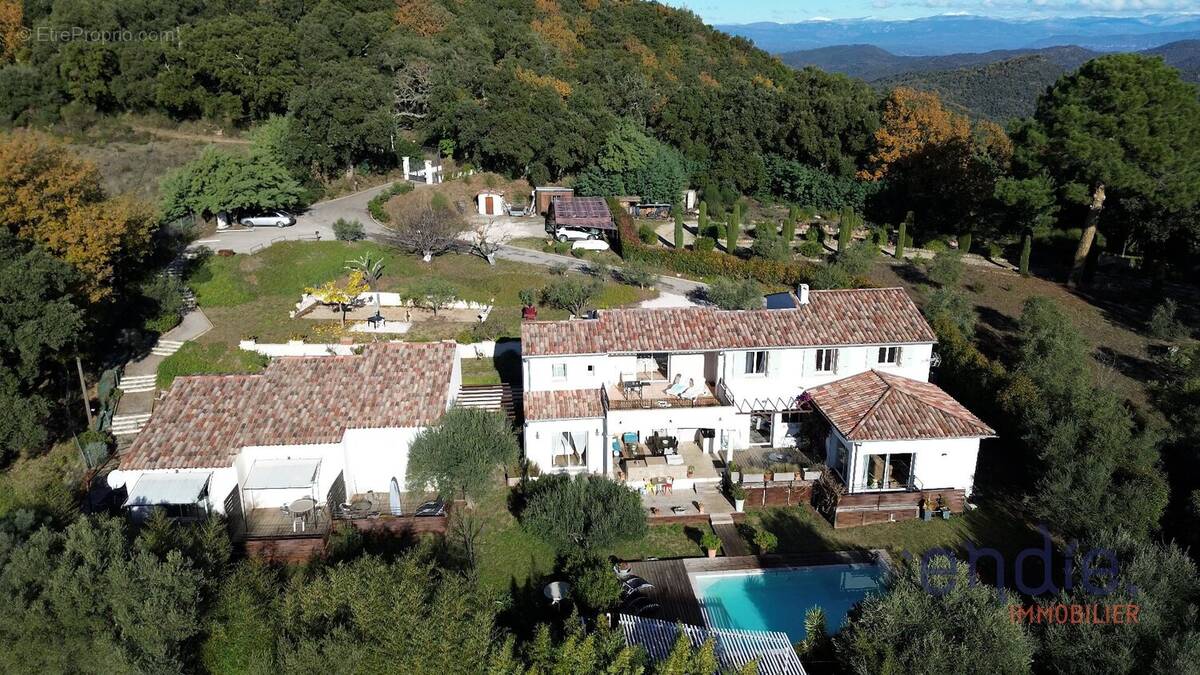 Maison à LA GARDE-FREINET