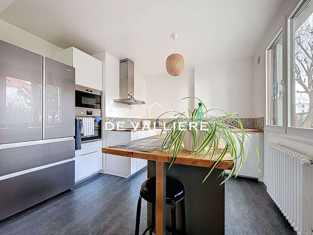 Appartement à NANTERRE