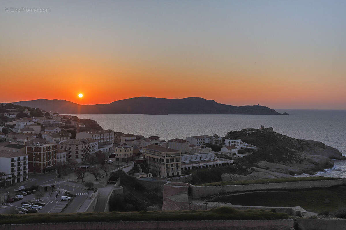 Appartement à CALVI