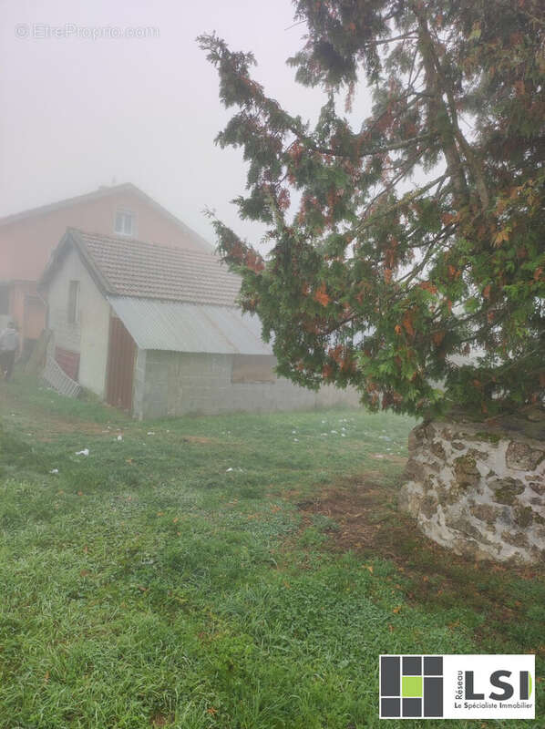 Maison à BELLEVUE-LA-MONTAGNE