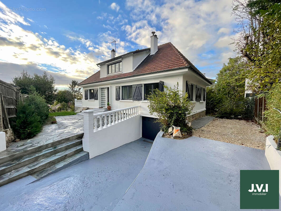 Maison à MONTMORENCY