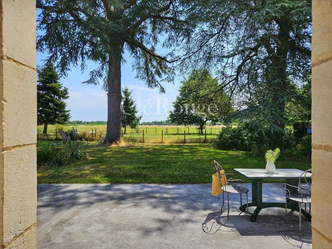 Élégante maison de maître avec vue sur la campagne à proximité de la Dordogne - photo 3