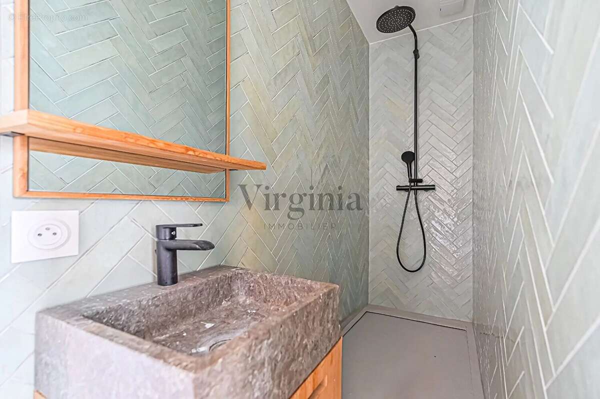 Appartement à CHARENTON-LE-PONT