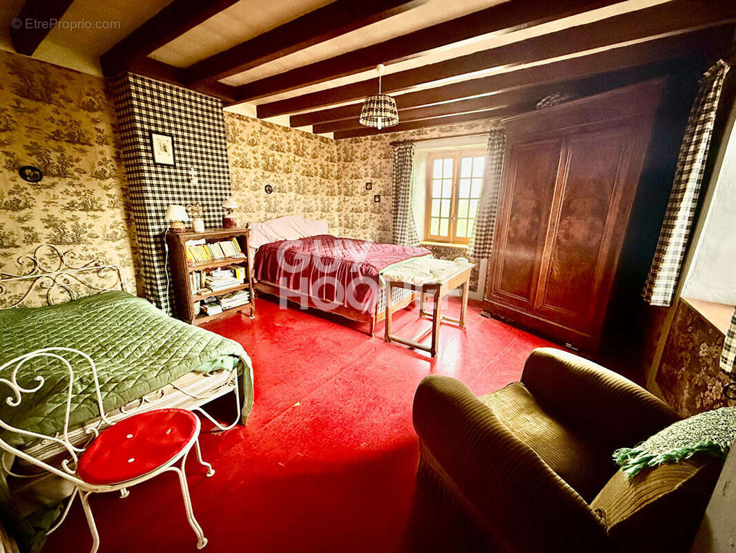 Maison à SERMENTIZON