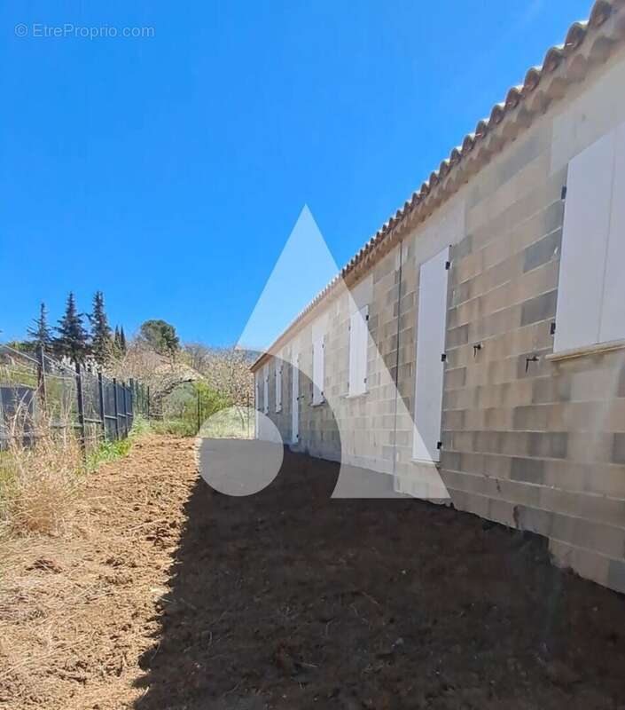 Appartement à MALEMORT-DU-COMTAT