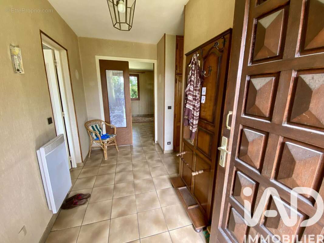 Maison 127 m² à Saint-Hilaire-Les-Andresis  - photo 3