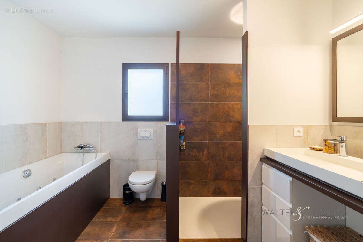 Maison à CHATEAURENARD