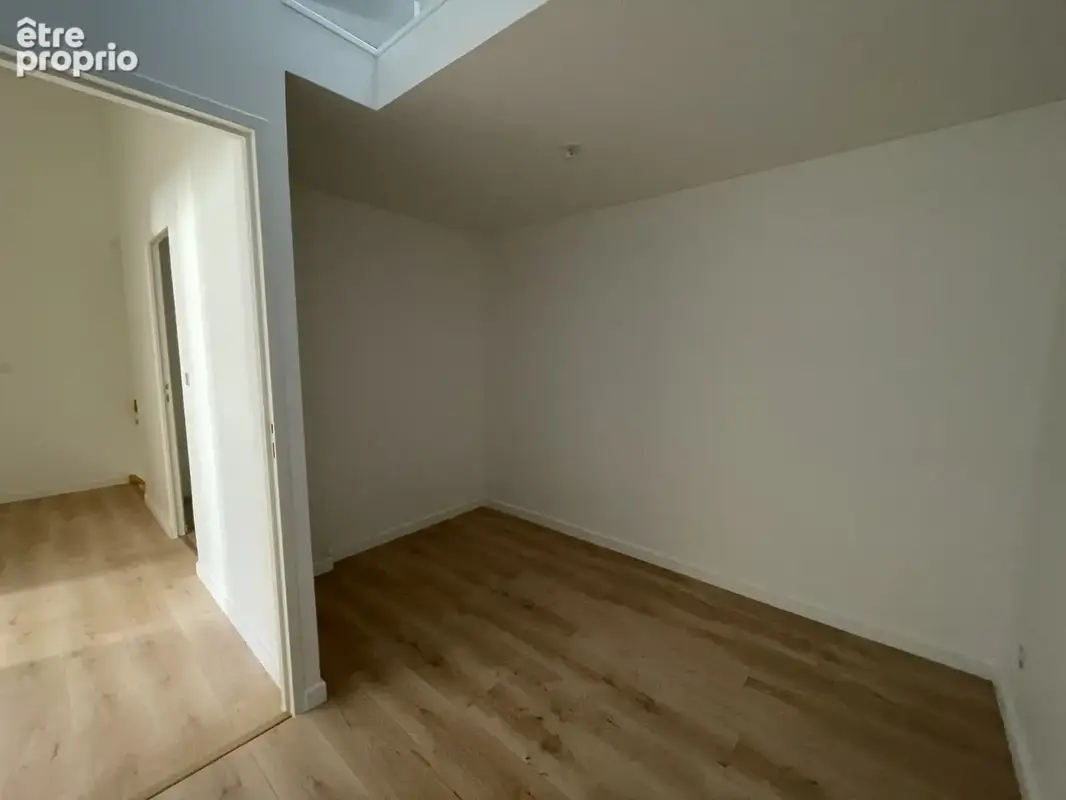 Duplex rénové - 71 m2 - 3 chambres - Nansouty/Victoire - photo 8