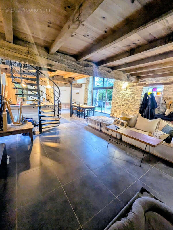 Maison à SAINT-JUST-SUR-VIAUR