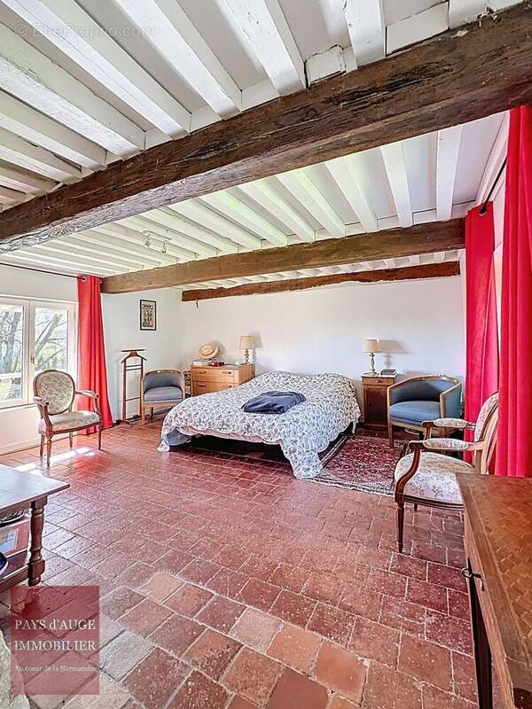 Maison à SAINT-GEORGES-EN-AUGE