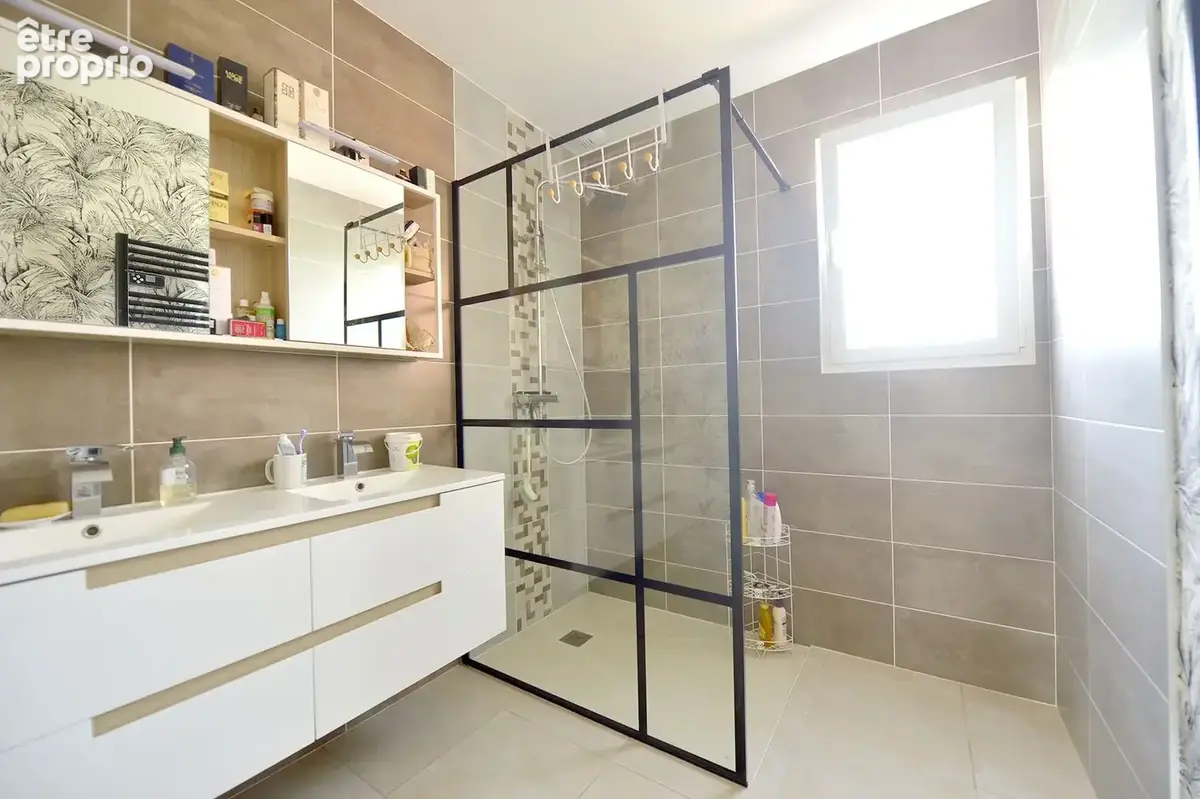Maison 97 m² à Saint-Sulpice-De-Royan  - photo 9