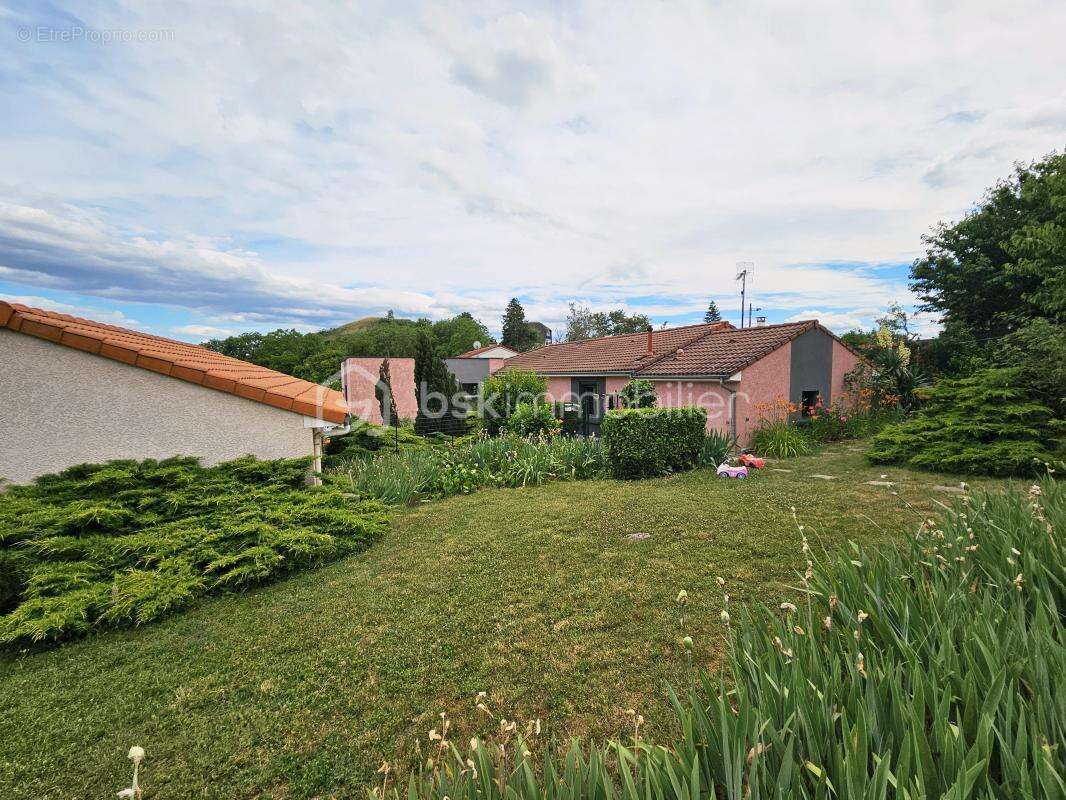 À VENDRE – Maison familiale de plain-pied avec grand terrain – Cournon-d'Auvergne - photo 19
