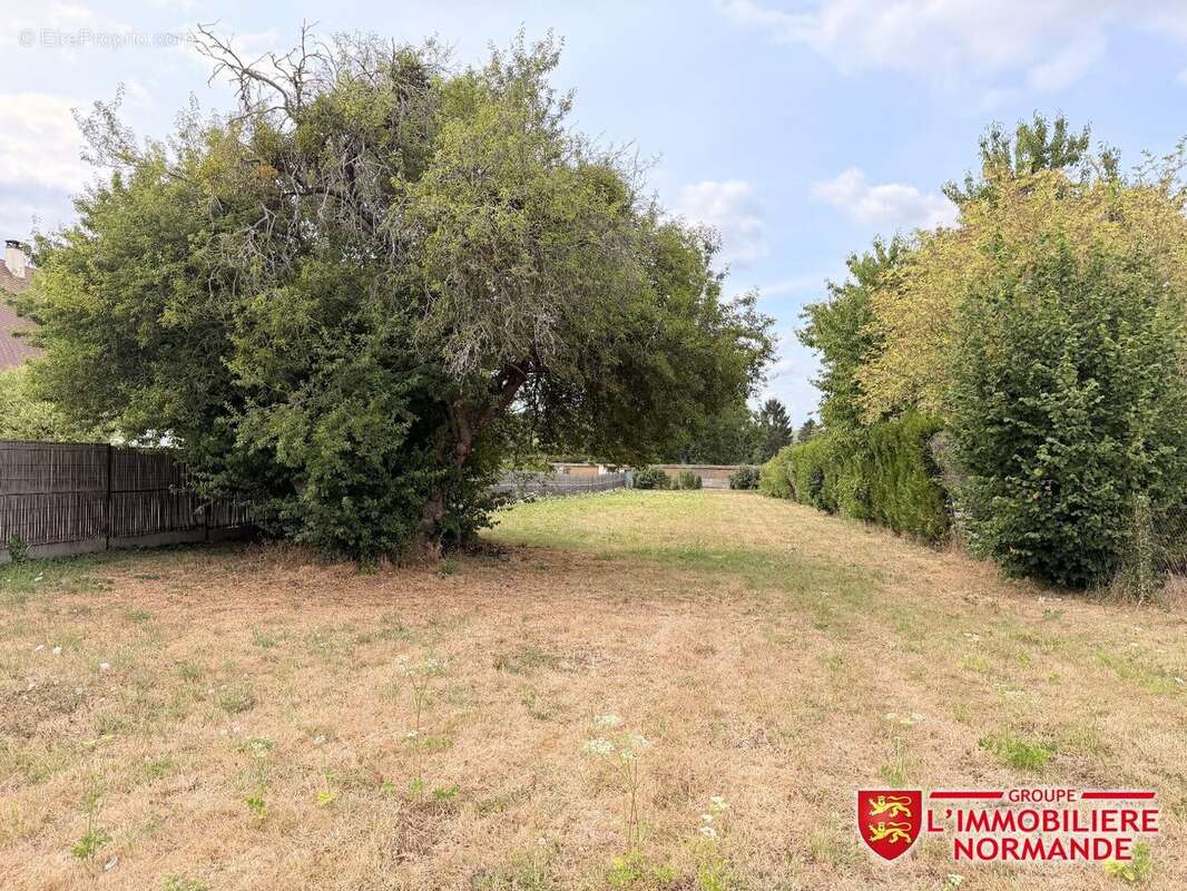 Terrain a batir de 1610 m² - photo 2