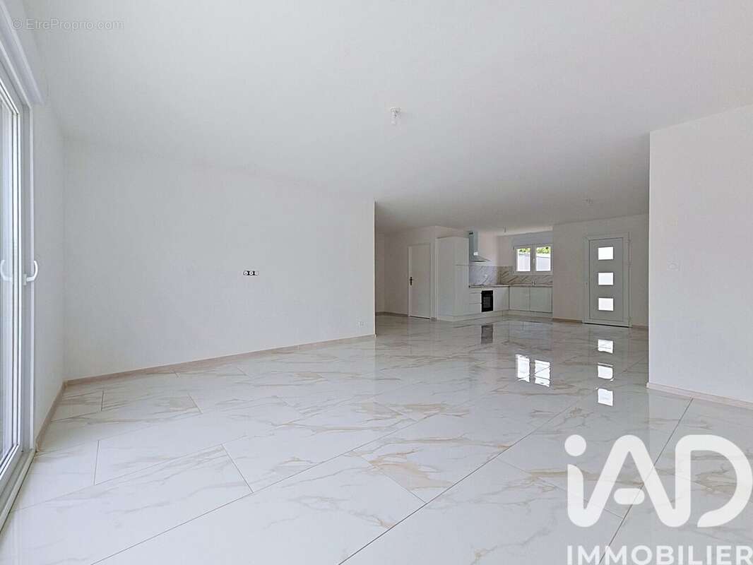 Maison 102 m² à Amagne  - photo 8