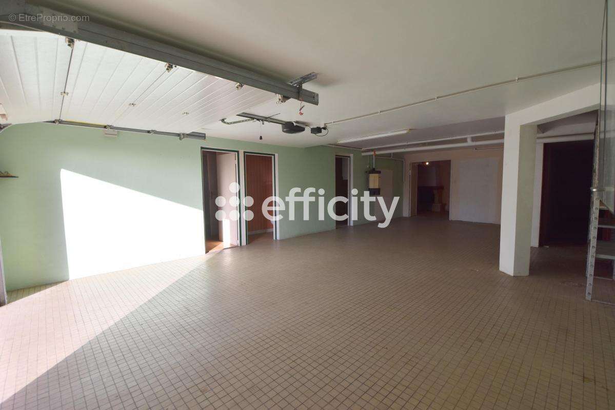 Maison à LOGONNA-DAOULAS