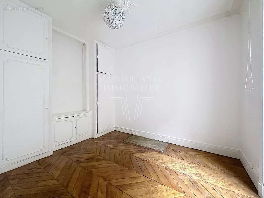 Appartement à PARIS-8E