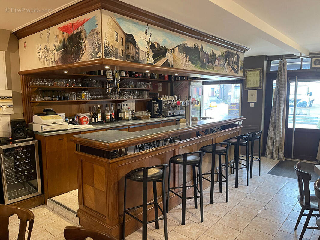 Commerce à VIC-SUR-SEILLE