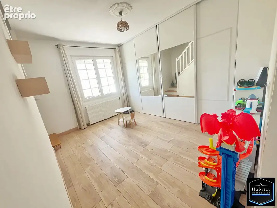 Maison avec sous-sol total - 4 chambres -845 m² de terrain ! - photo 7
