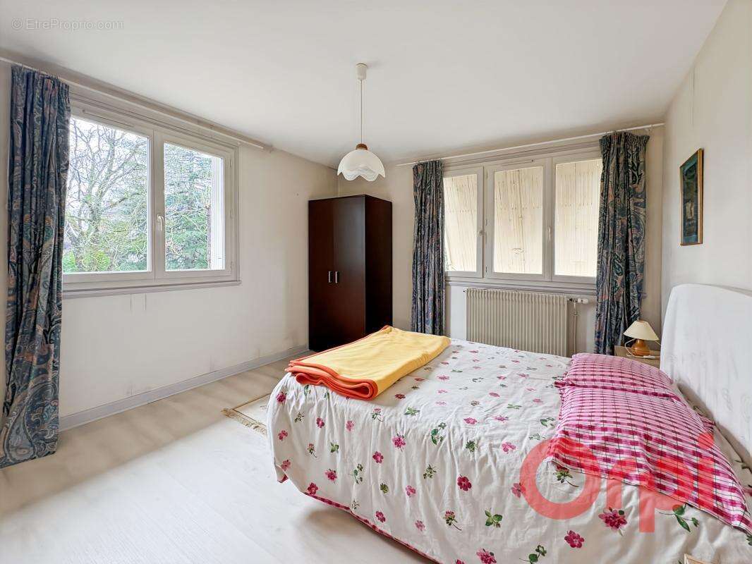 Maison à SAINT-AMAND-MONTROND