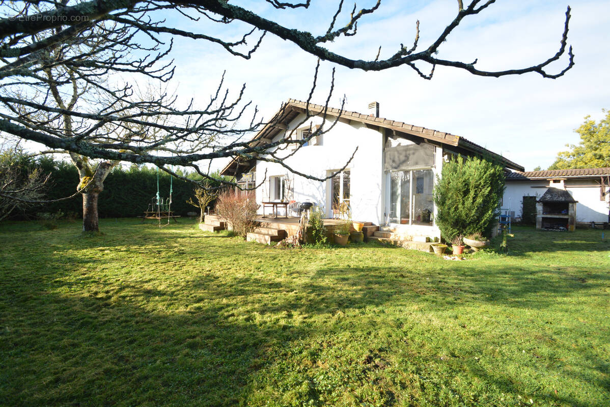 Maison à LE PORGE