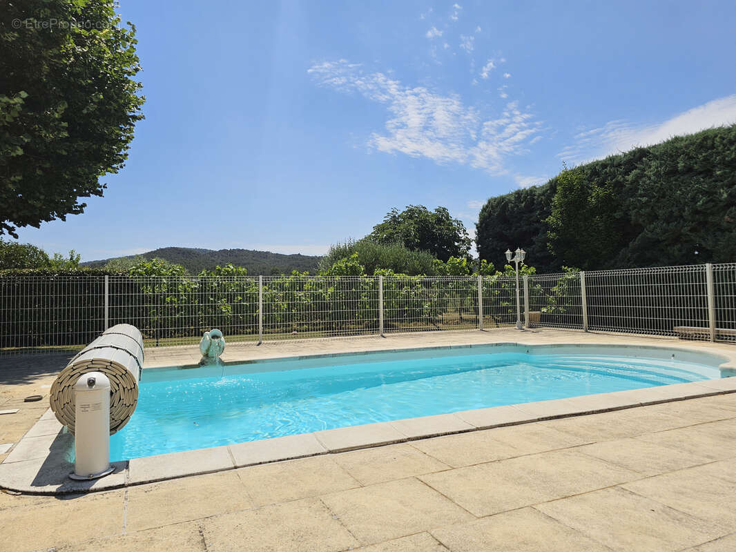 Maison à LA ROQUE-D'ANTHERON