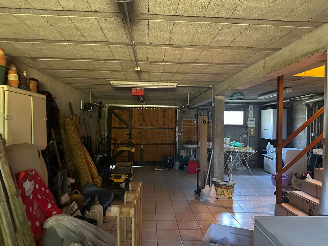 Maison à GREZIEU-LA-VARENNE