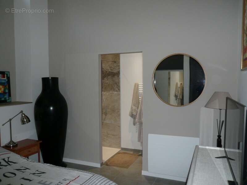  COGNAC A Vendre Superbe Maison de Ville Atypique  - photo 7