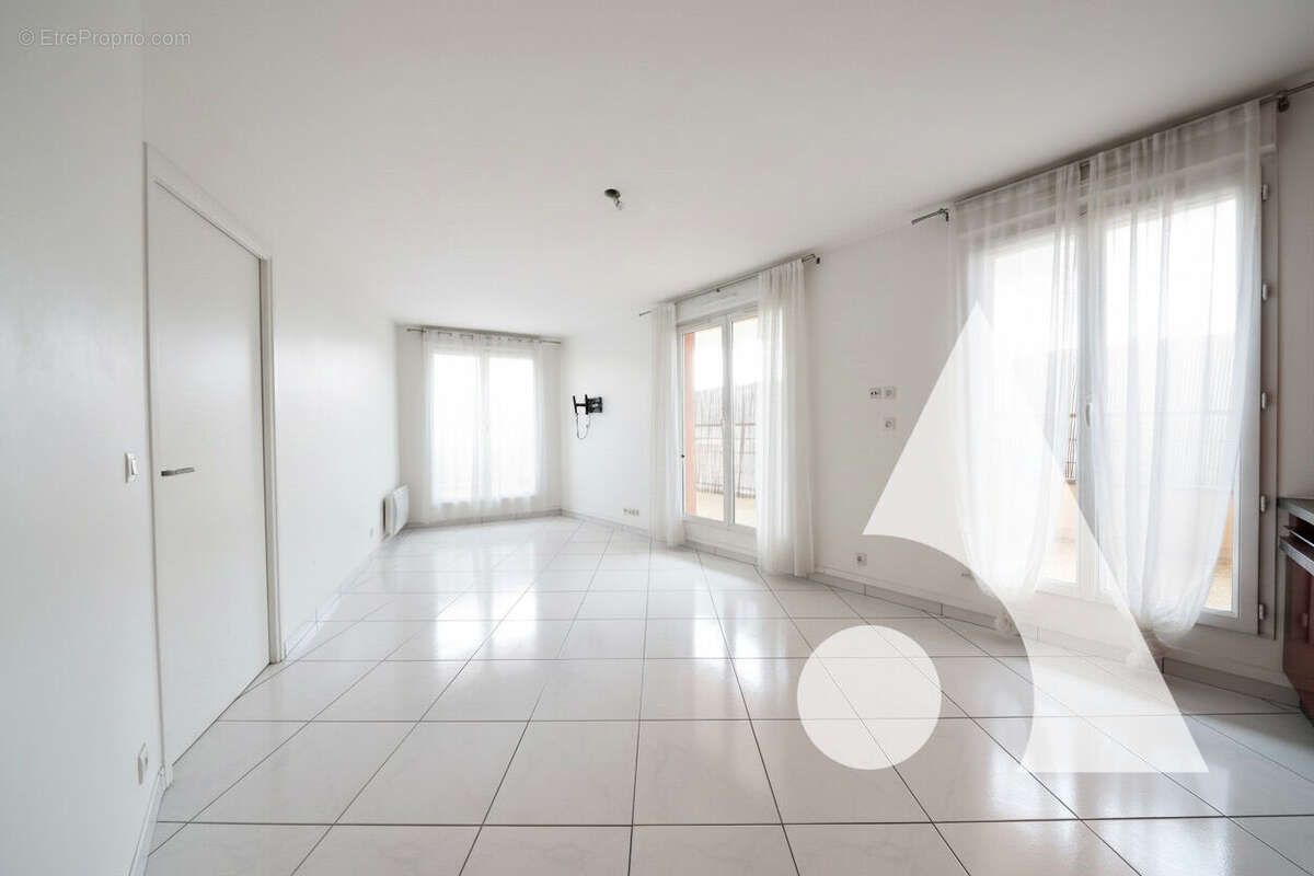 Appartement à CORBEIL-ESSONNES