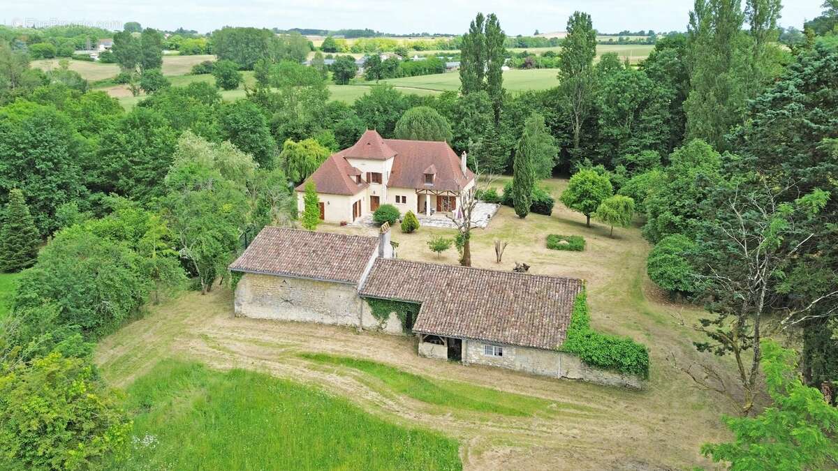 Maison à LAUZUN