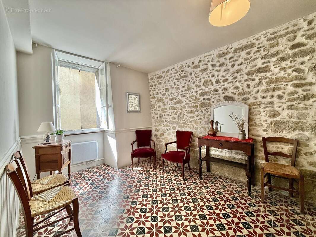 Maison lumineux situé dans une village charmante - photo 2