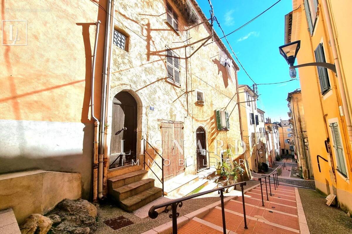 Maison à VALLAURIS