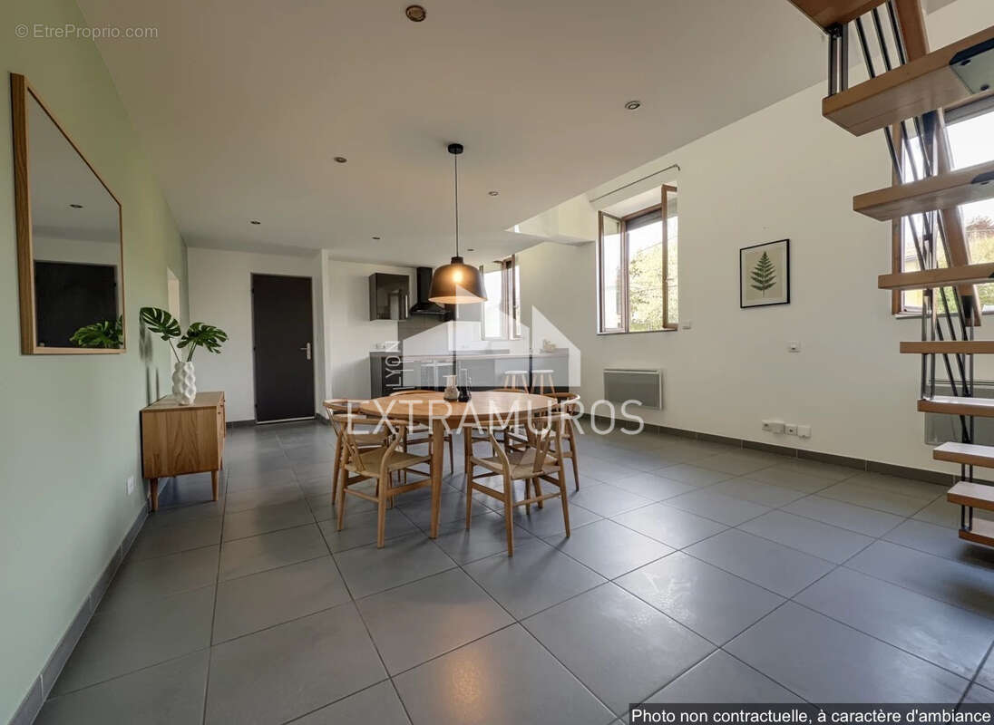 Appartement à L'ARBRESLE