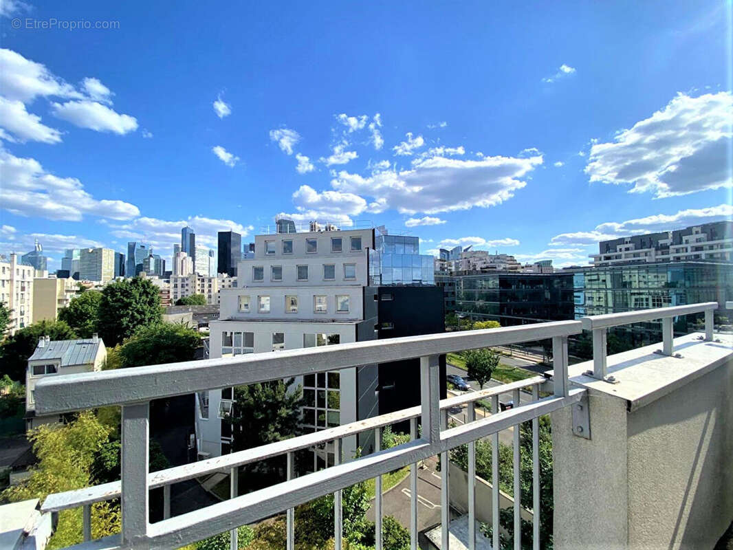 Appartement à COURBEVOIE