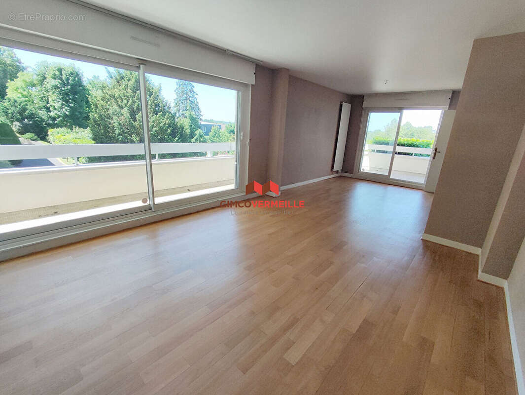 Appartement à BOUGIVAL