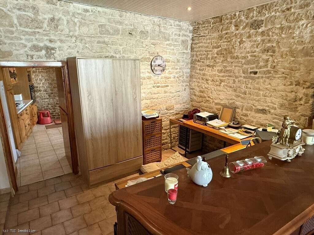 Maison à RUFFEC