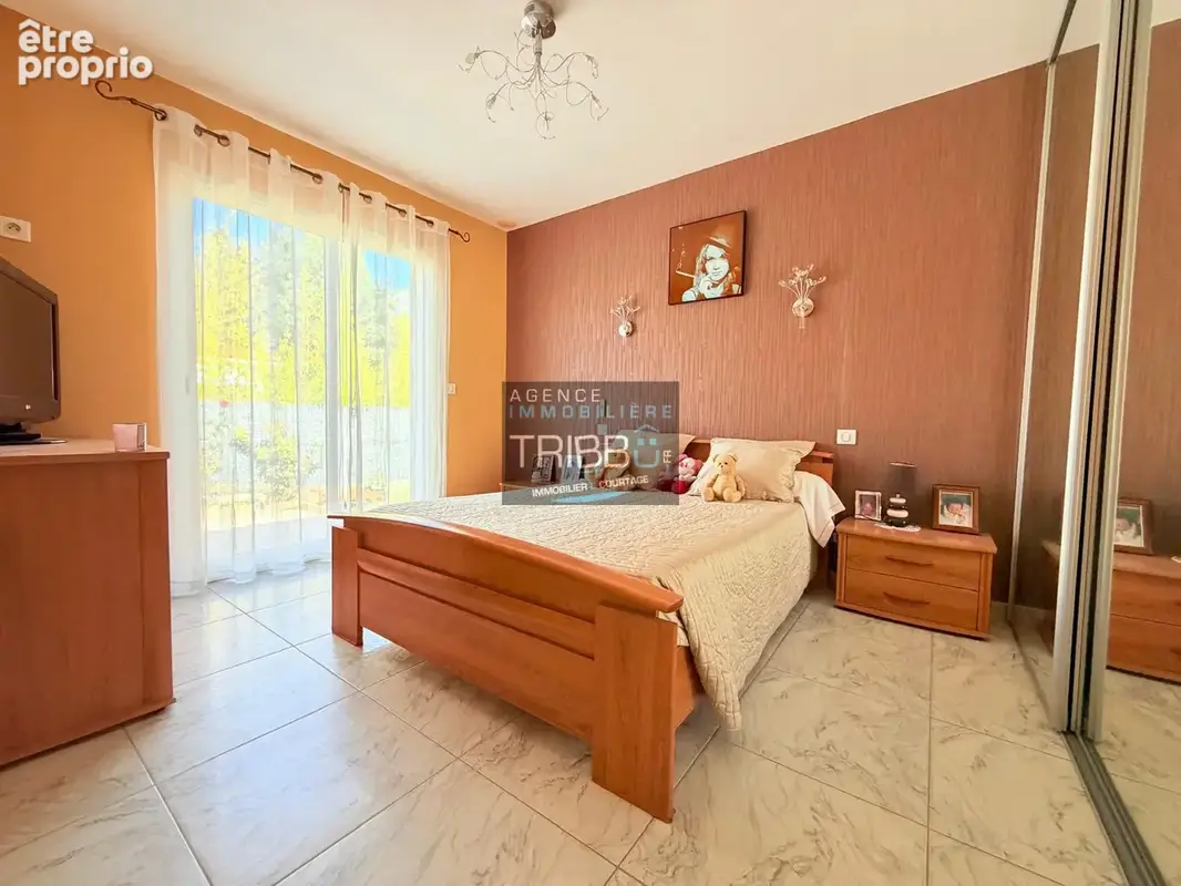 Toulouges - villa plain-pied - 154 m2 habitables, 4 pièces avec garage et jardin. - photo 11