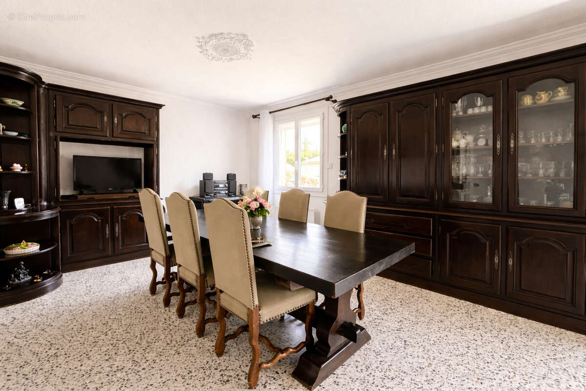 Maison de plain-pied - 93 m² - Terrain 407 m² - Environnement calme en impasse - photo 6