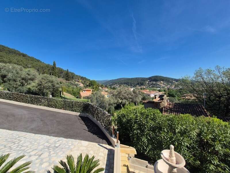 Maison à SOLLIES-VILLE