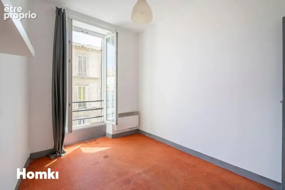 Appartement T3 de 76 m² à Marseille 13006, Rue Paradis - photo 4