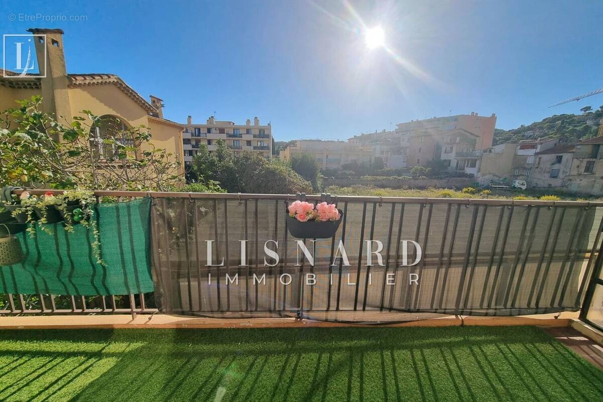 Appartement à VALLAURIS