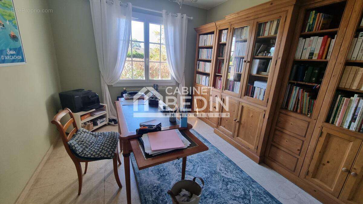 Maison à BLANQUEFORT