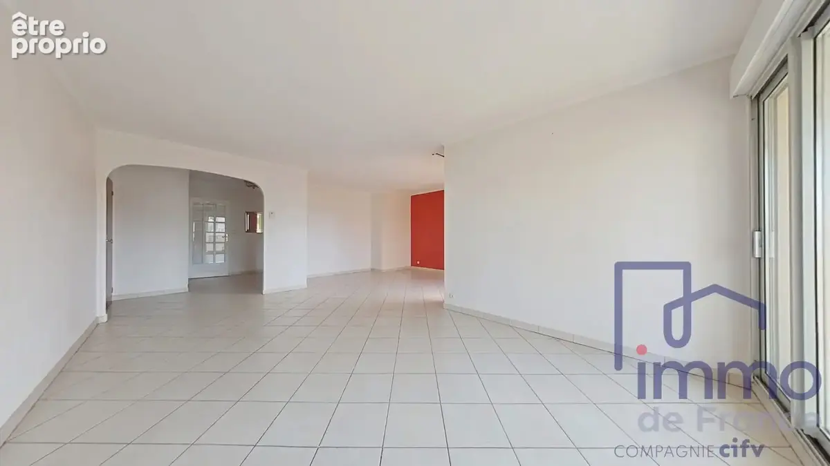 Appartement 110 m² à Saint-Etienne  - photo 3