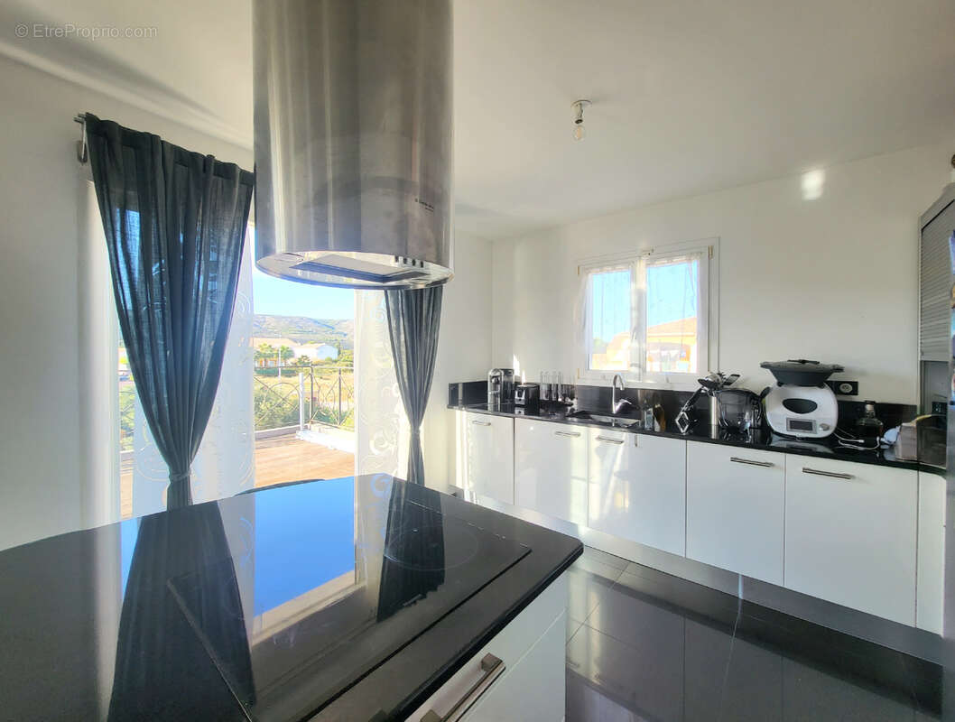 Appartement à VIC-LA-GARDIOLE