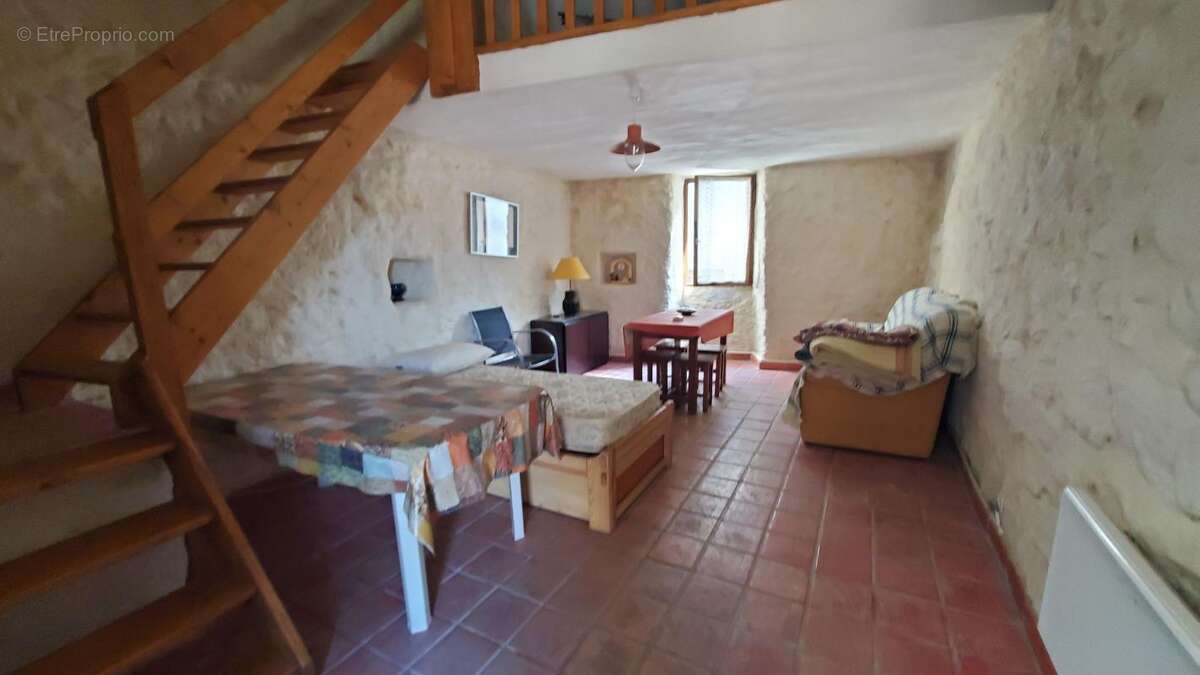 Maison à LABLACHERE