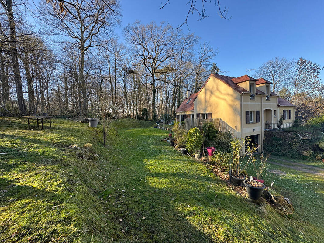Maison à LES MESNULS