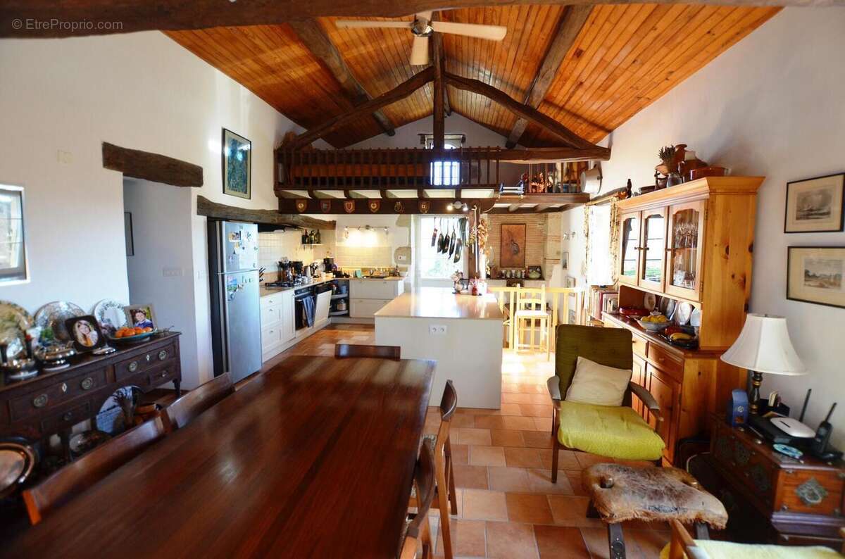 015 - Maison à SAINT-PUY