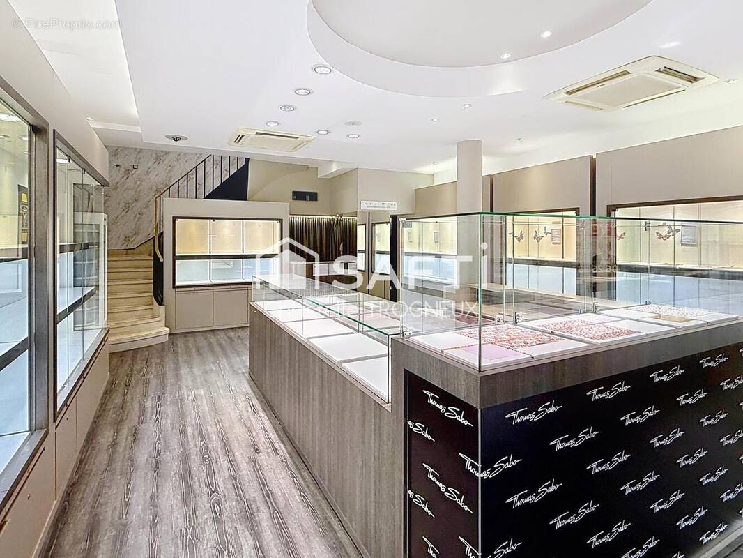 Photo 1 - Commerce à AMIENS